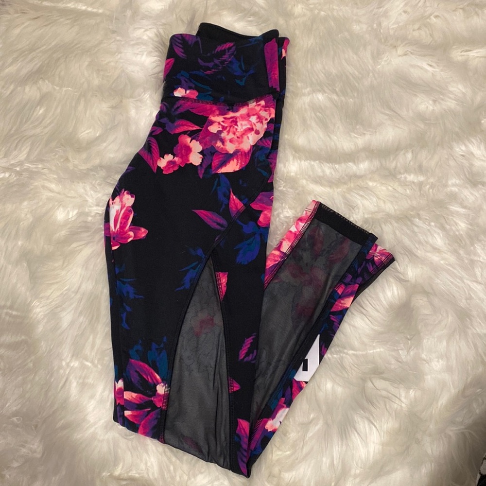 VS yoga pants